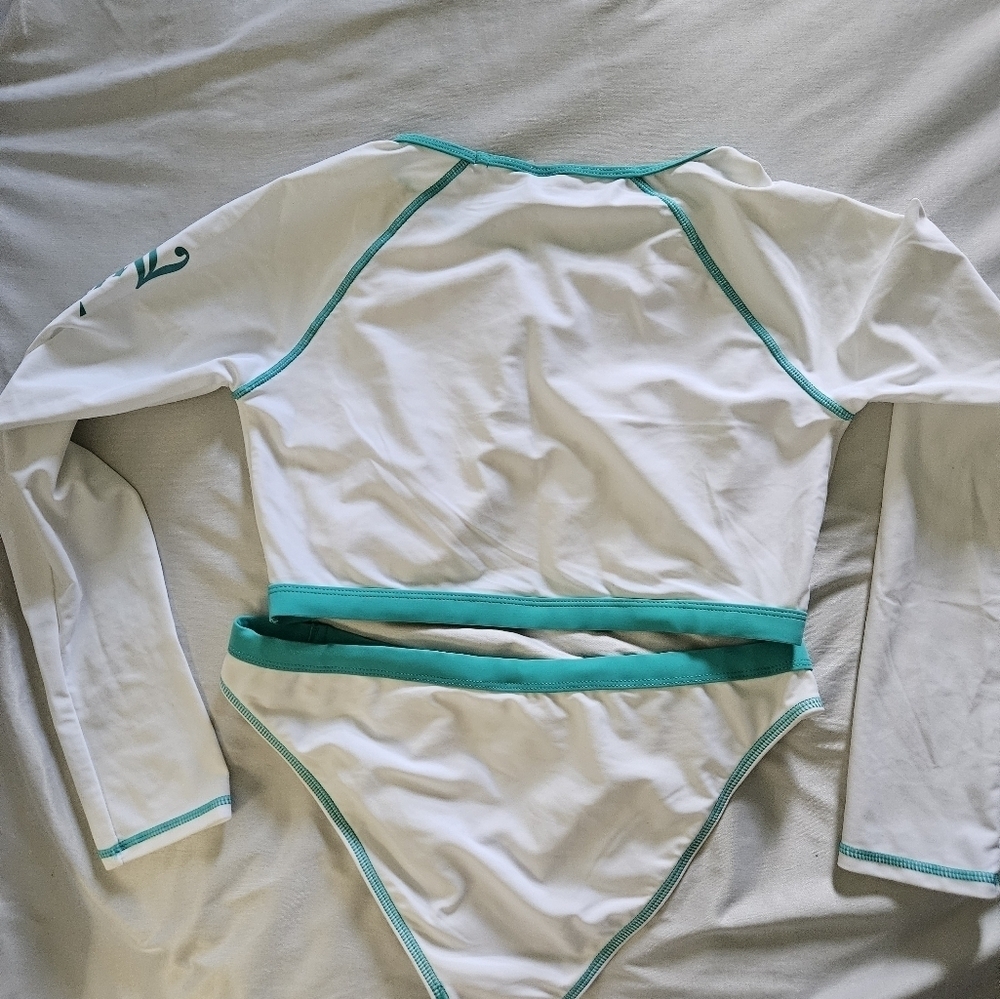 Juicy Couture White and Teal Long Sleeve Bikini Set Size M - Picture 9 of 10